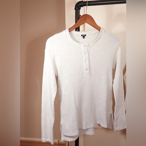 NWT Monrow Soft Thermal Henley in Eggshell - Picture 2 of 3